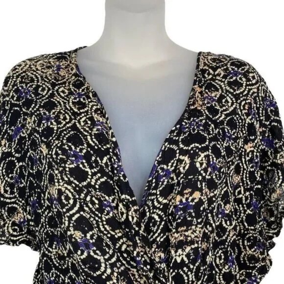 ANGIE BLACK PATTERNED DEEP V-NECK ONE-PIECE SHORTS ROMPER MEDIUM-EUC - Picture 2 of 6